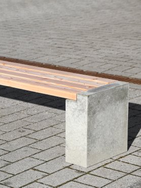 Sitzbank Beton Lärchenholz Holz Wandel